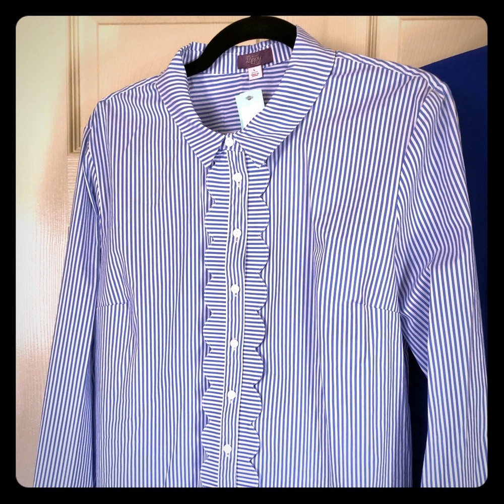 Scalloped pin strip shirt